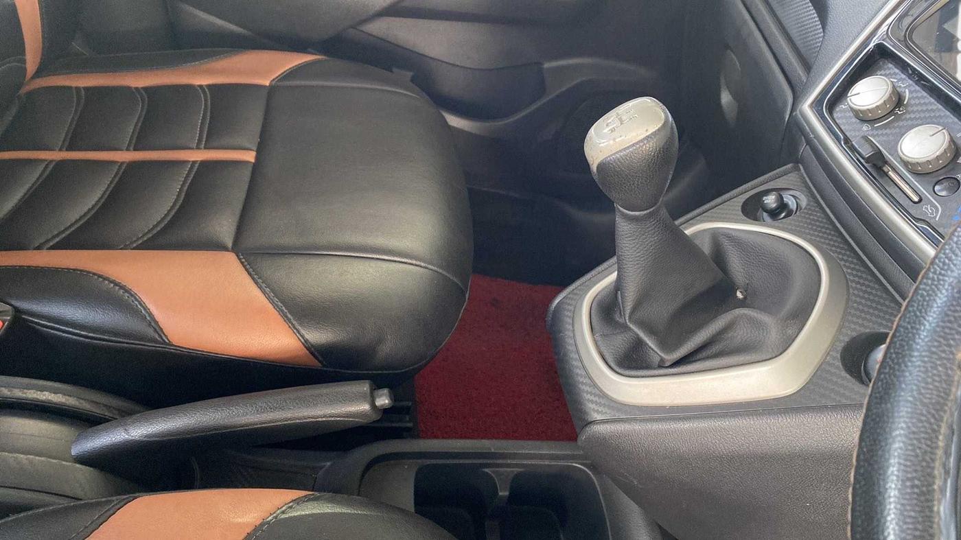 2018 Datsun Go T, Petrol, Manual, 71,105 km, Gear Lever