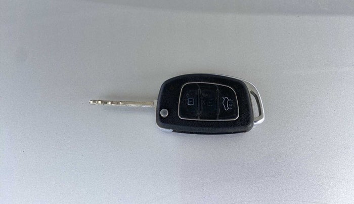 2016 Hyundai Xcent SX 1.2, Petrol, Manual, 54,218 km, Key Close Up