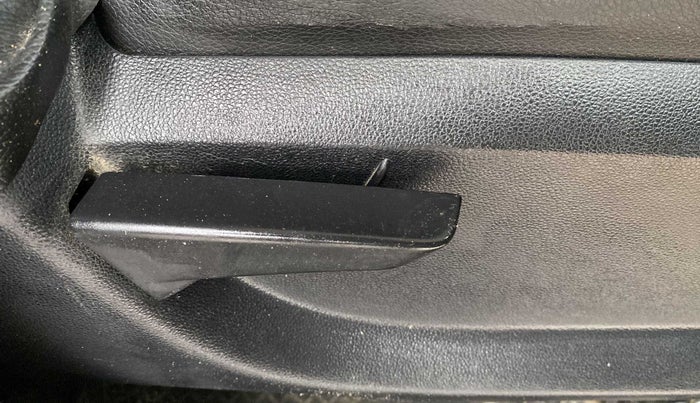 2017 Mahindra KUV 100 NXT K2+ P 6 STR, Petrol, Manual, 62,255 km, Driver Side Adjustment Panel