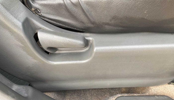 2012 Maruti Wagon R 1.0 LXI, Petrol, Manual, 80,563 km, Driver Side Adjustment Panel