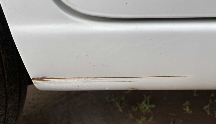 2012 Maruti Wagon R 1.0 LXI, Petrol, Manual, 80,563 km, Right running board - Minor scratches