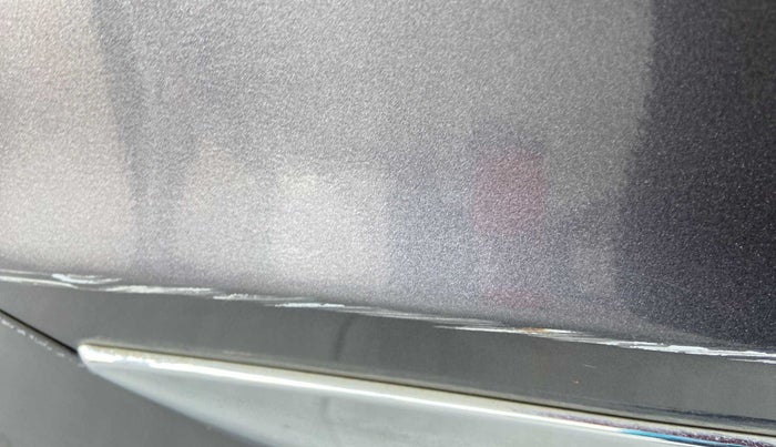 2017 Honda City 1.5L I-VTEC V MT, Petrol, Manual, 1,06,831 km, Right rear door - Minor scratches