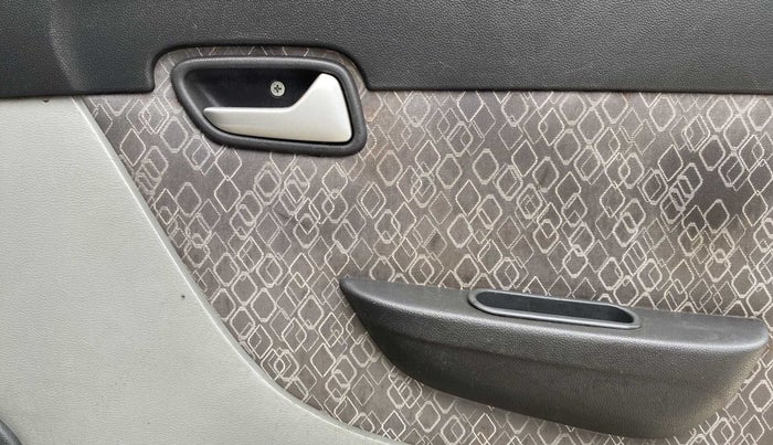 2018 Maruti Alto 800 VXI, Petrol, Manual, 35,231 km, Driver Side Door Panels Control
