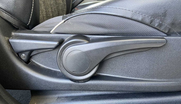 2016 Tata Tiago XZ PETROL, Petrol, Manual, 97,441 km, Driver Side Adjustment Panel