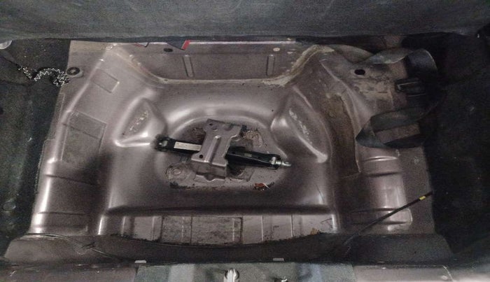 2016 Tata Tiago XZ PETROL, Petrol, Manual, 97,441 km, Boot floor - Slightly dented