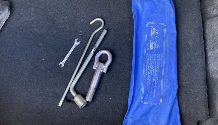 2016 Tata Tiago XZ PETROL, Petrol, Manual, 97,441 km, Dicky (Boot door) - Tool missing