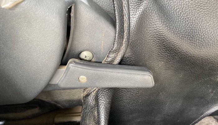 2018 Maruti Alto 800 VXI, Petrol, Manual, 32,464 km, Driver Side Adjustment Panel