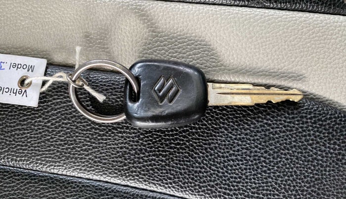 2018 Maruti Alto 800 VXI, Petrol, Manual, 32,464 km, Key Close Up