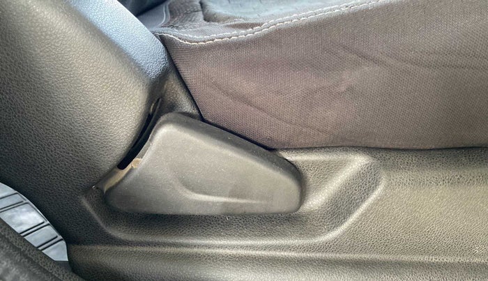 2017 Renault Kwid RXT 1.0 AMT (O), Petrol, Automatic, 34,061 km, Driver Side Adjustment Panel