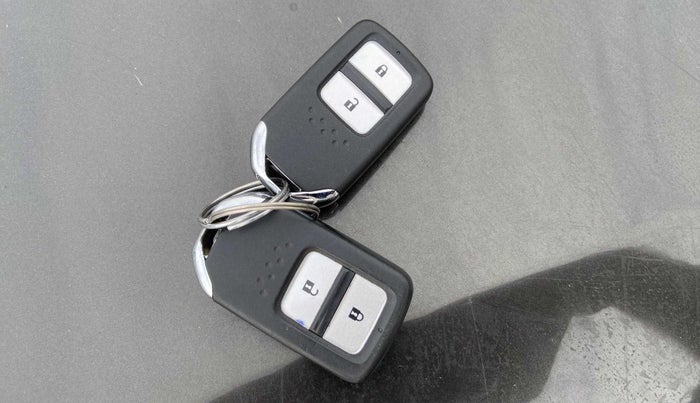 2015 Honda CRV 2.4 AWD AT, Petrol, Automatic, 68,809 km, Key Close Up