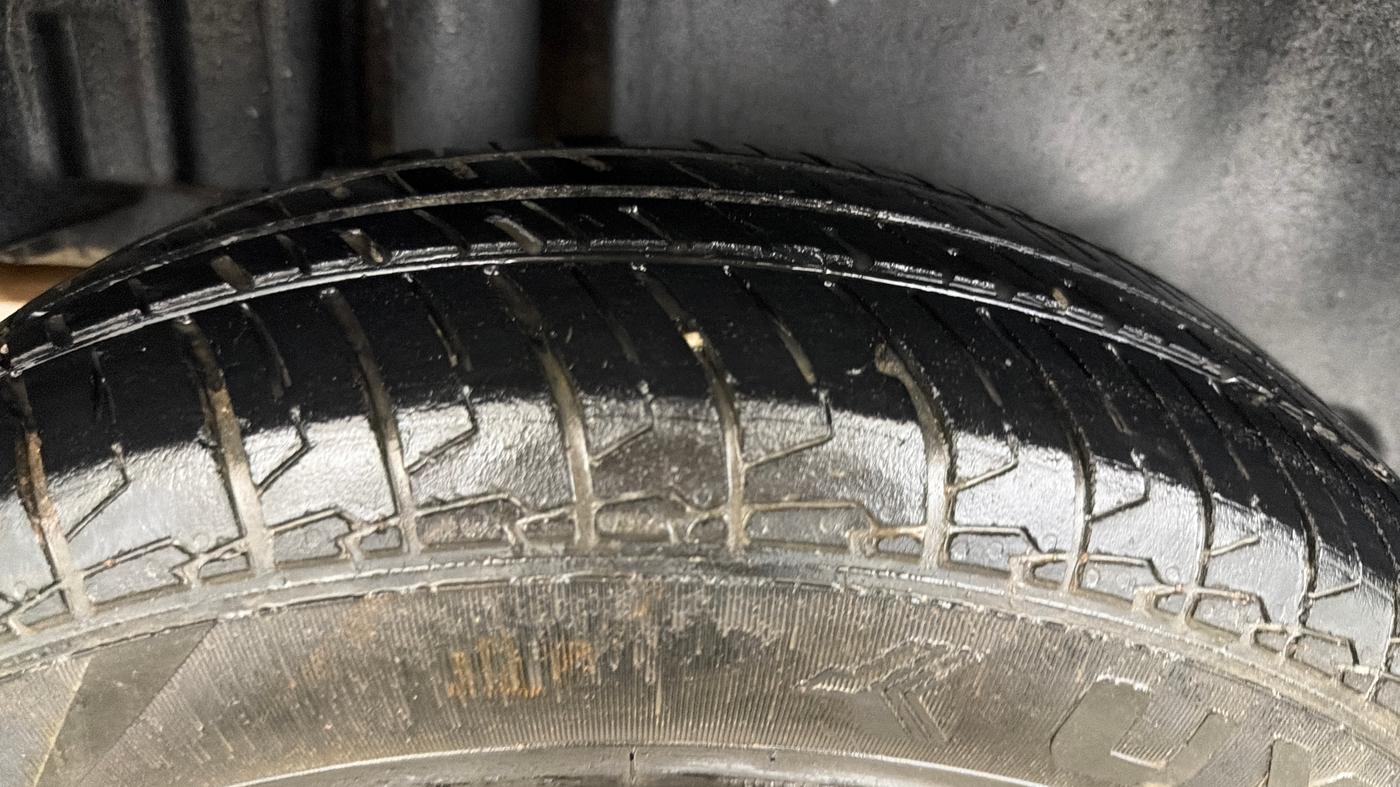 2017 Maruti Swift Dzire LXI, Petrol, Manual, 91,051 km, Right Rear Tyre Tread
