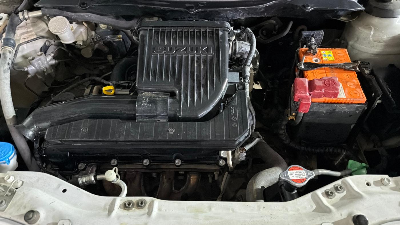 2017 Maruti Swift Dzire LXI, Petrol, Manual, 91,051 km, Engine View
