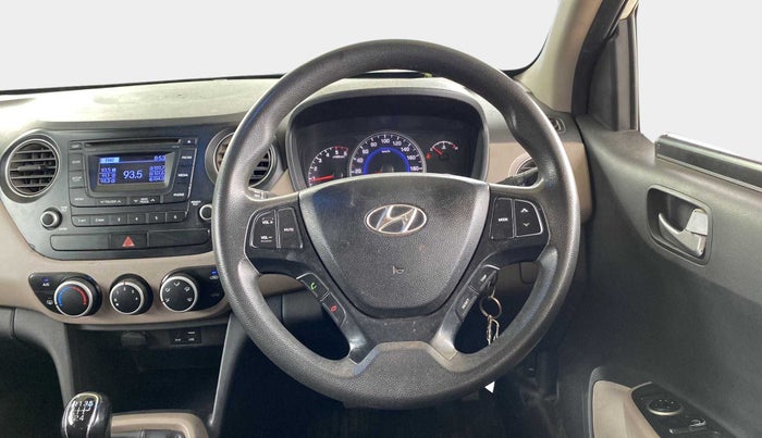 2015 Hyundai Grand i10 SPORTZ 1.1 CRDI, Diesel, Manual, 1,13,638 km, Steering Wheel Close Up