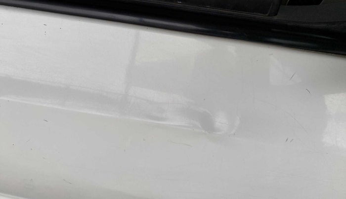2015 Hyundai Grand i10 SPORTZ 1.1 CRDI, Diesel, Manual, 1,13,638 km, Driver-side door - Minor scratches