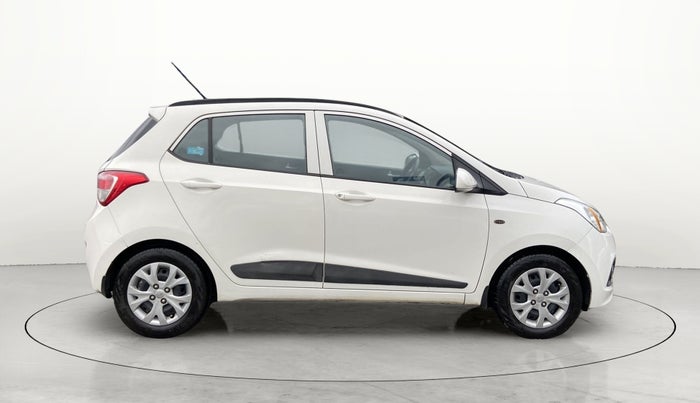 2015 Hyundai Grand i10 SPORTZ 1.2 KAPPA VTVT, Petrol, Manual, 38,362 km, Right Side View