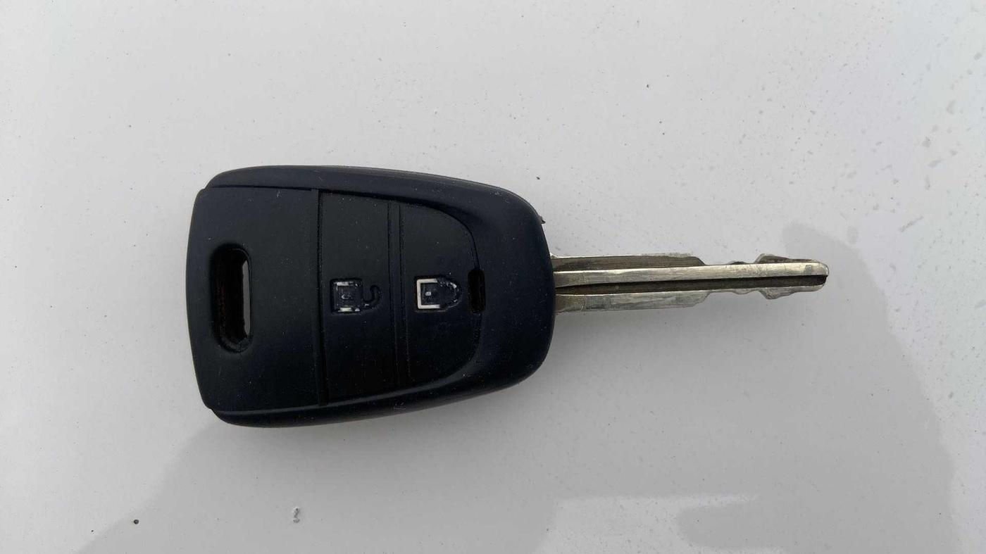 2015 Hyundai Grand i10 SPORTZ 1.2 KAPPA VTVT, Petrol, Manual, 38,362 km, Key Close Up