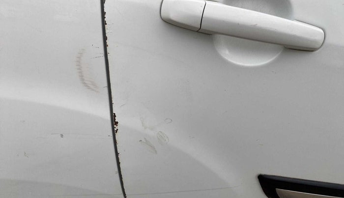 2018 Maruti Ertiga VDI SHVS, Diesel, Manual, 65,845 km, Right rear door - Slightly rusted