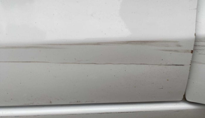 2018 Maruti Ertiga VDI SHVS, Diesel, Manual, 65,845 km, Front passenger door - Minor scratches