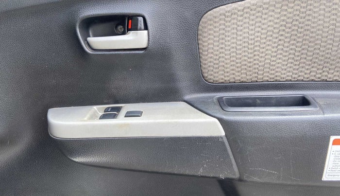 2014 Maruti Wagon R 1.0 LXI CNG, CNG, Manual, 1,05,931 km, Driver Side Door Panels Control