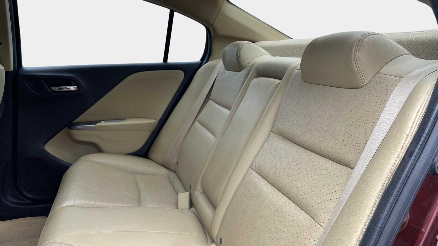 2017 Honda City 1.5L I-VTEC VX CVT, CNG, Automatic, 99,832 km, Right Side Rear Door Cabin
