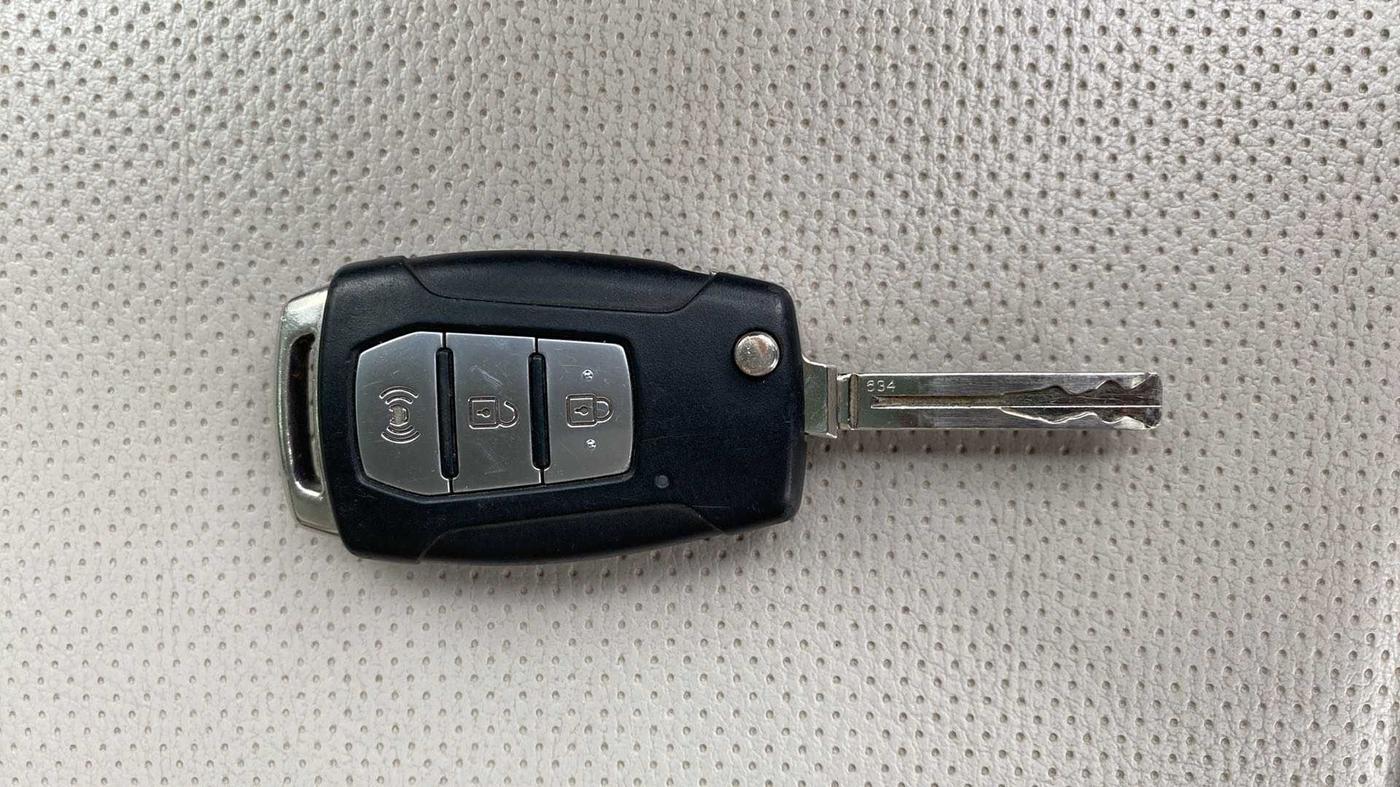 2019 Mahindra XUV300 W6 1.5 DIESEL AMT, Diesel, Automatic, 36,195 km, Key Close Up