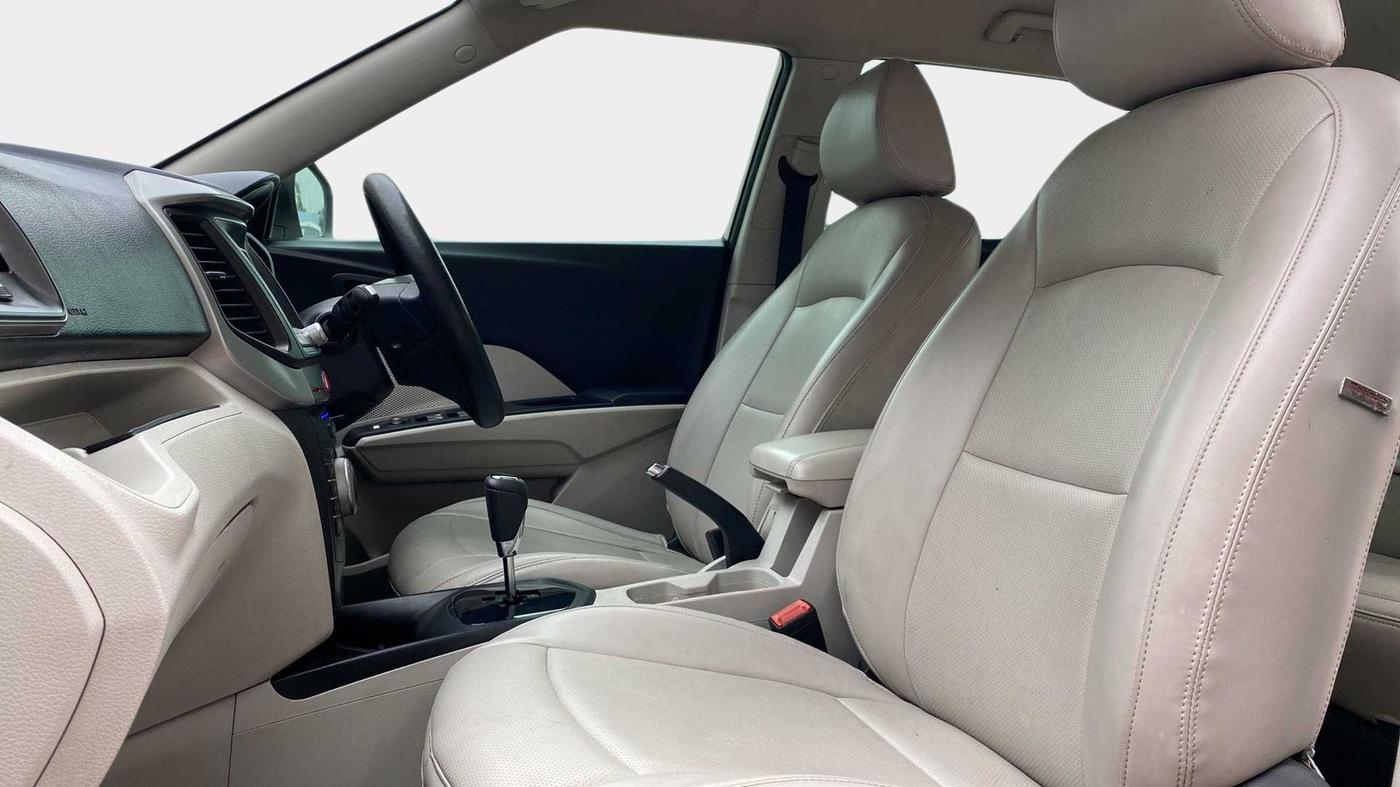 2019 Mahindra XUV300 W6 1.5 DIESEL AMT, Diesel, Automatic, 36,195 km, Right Side Front Door Cabin