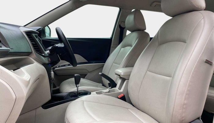 2019 Mahindra XUV300 W6 1.5 DIESEL AMT, Diesel, Automatic, 36,195 km, Right Side Front Door Cabin