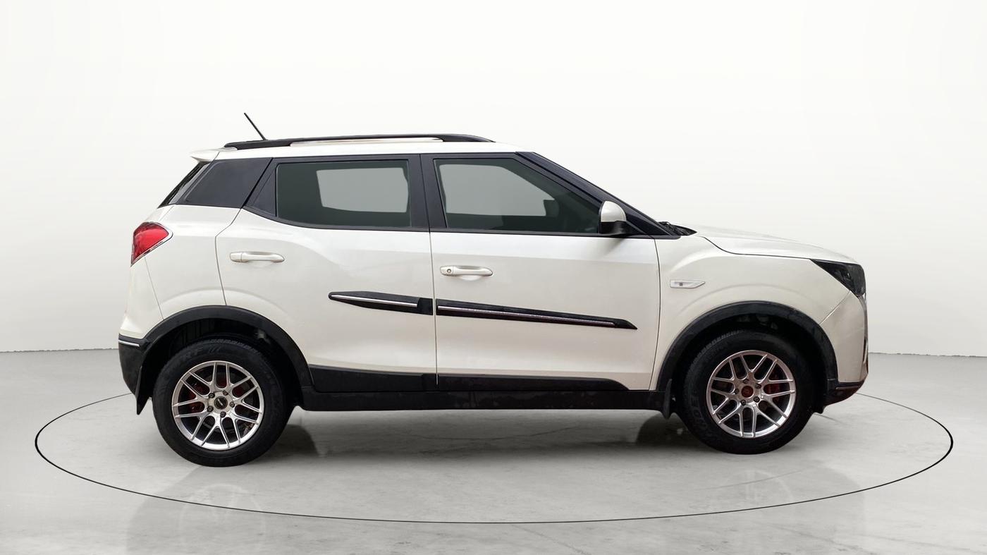 2019 Mahindra XUV300 W6 1.5 DIESEL AMT, Diesel, Automatic, 36,195 km, Right Side View