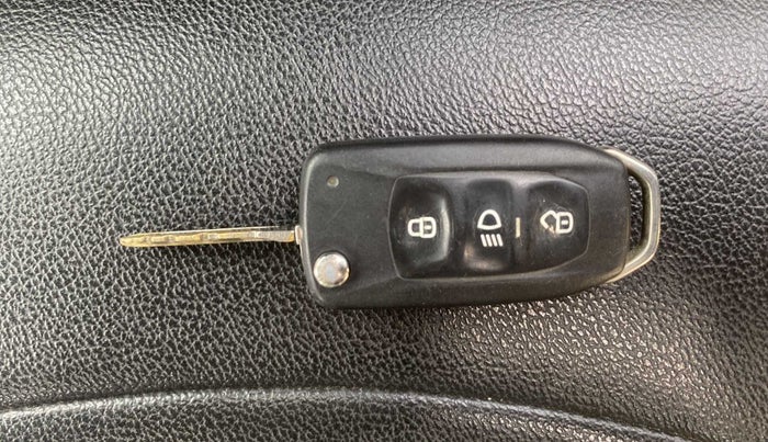 2017 Tata Tiago XTA PETROL, Petrol, Automatic, 67,719 km, Key Close Up
