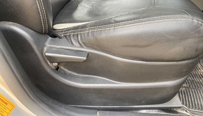 2017 Tata Tiago XTA PETROL, Petrol, Automatic, 67,719 km, Driver Side Adjustment Panel