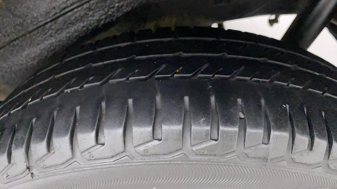 2016 Maruti Wagon R 1.0 VXI (O) AMT, Petrol, Automatic, 45,807 km, Left Rear Tyre Tread