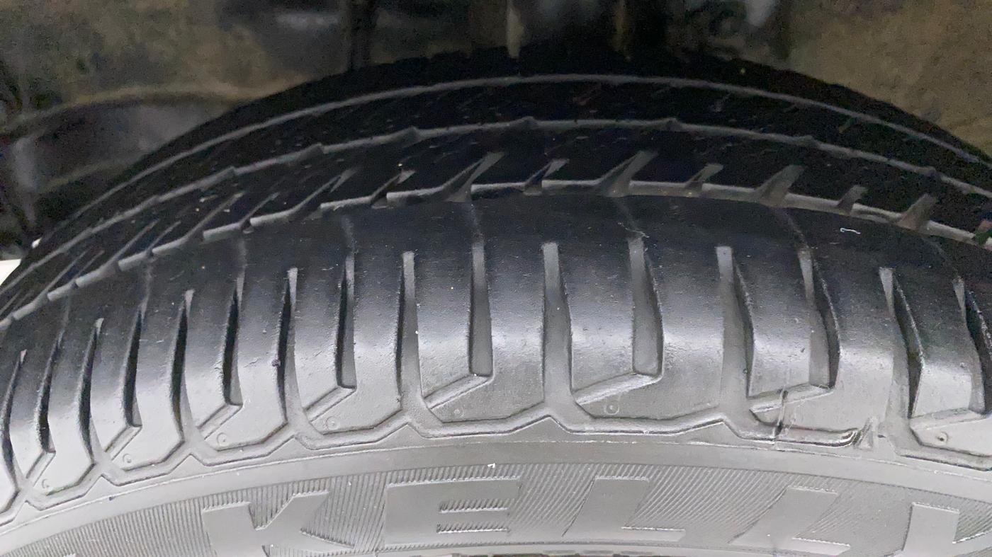 2016 Maruti Wagon R 1.0 VXI (O) AMT, Petrol, Automatic, 45,807 km, Left Front Tyre Tread