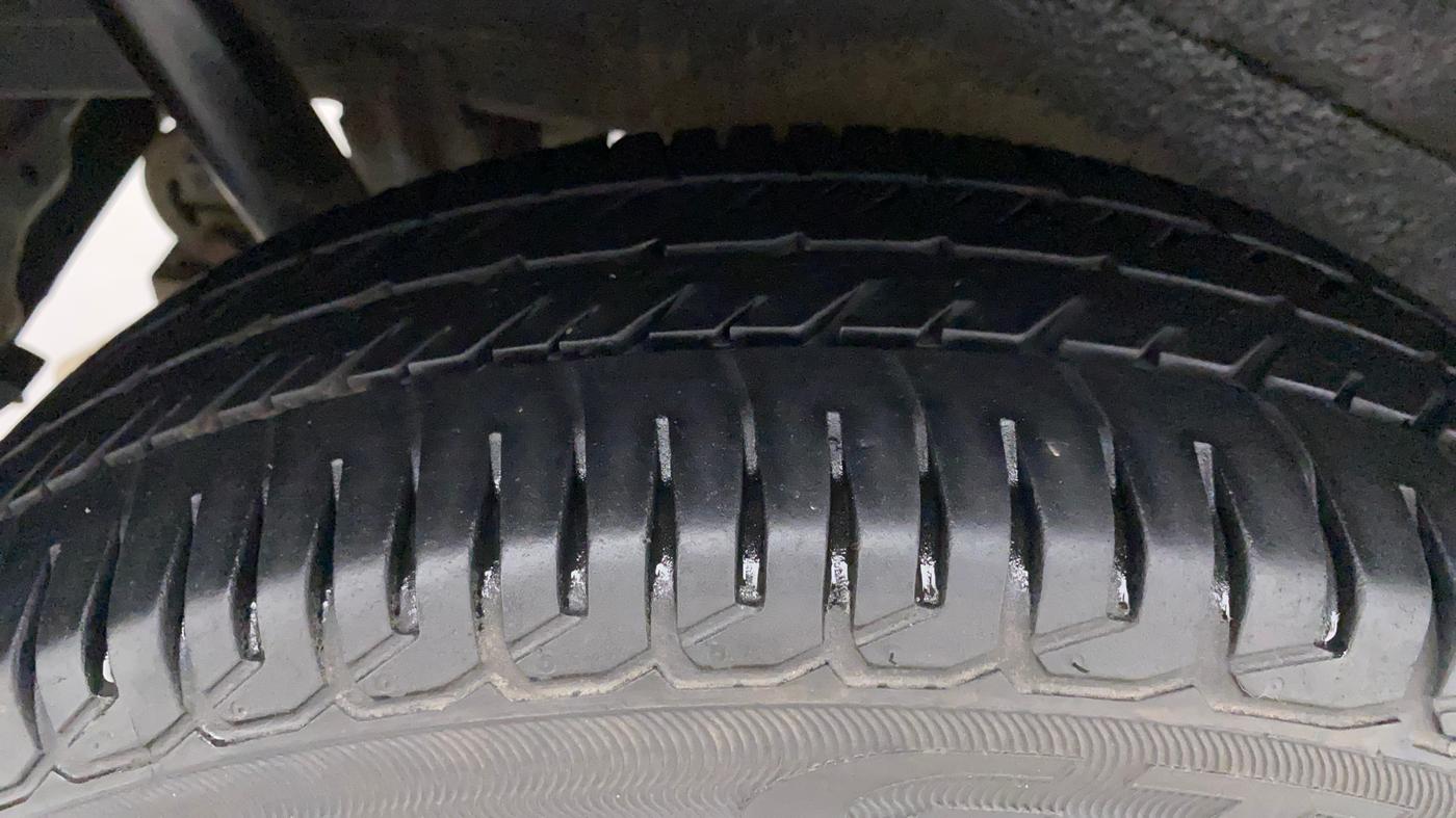 2016 Maruti Wagon R 1.0 VXI (O) AMT, Petrol, Automatic, 45,807 km, Right Rear Tyre Tread