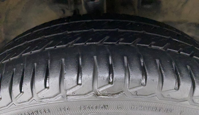 2016 Maruti Wagon R 1.0 VXI (O) AMT, Petrol, Automatic, 45,807 km, Right Front Tyre Tread