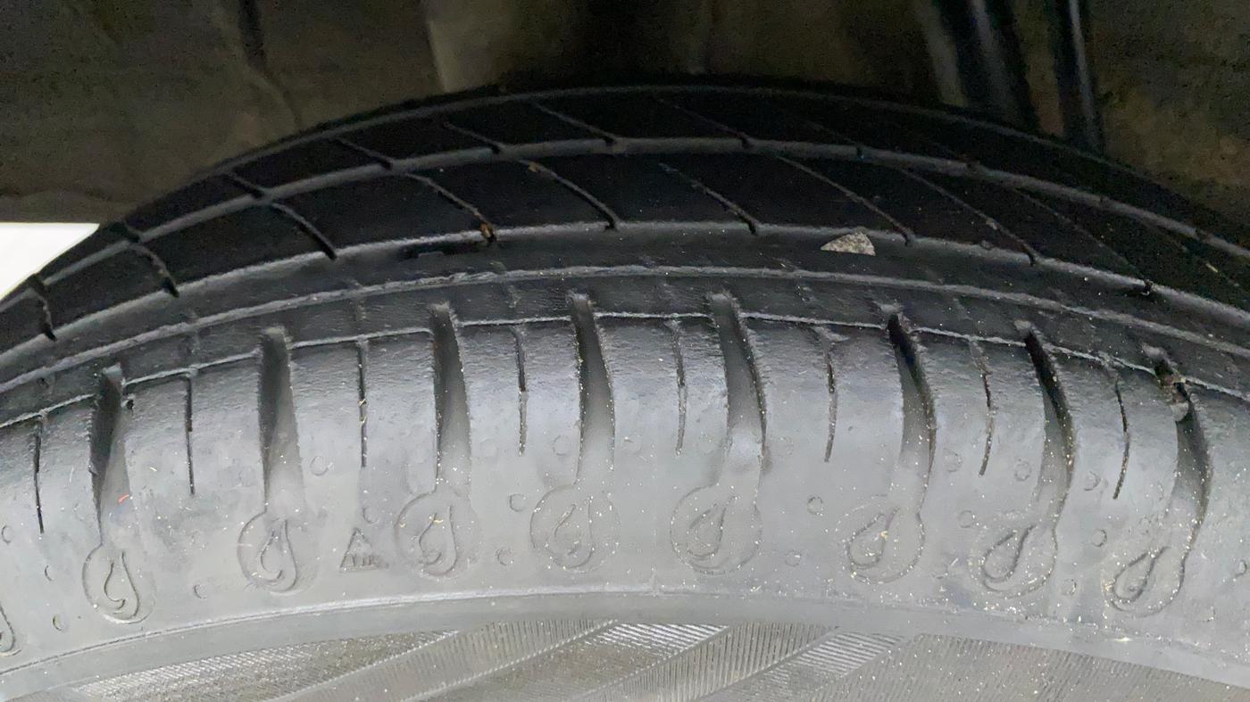2021 Renault Kwid CLIMBER 1.0 (O), Petrol, Manual, 31,971 km, Right Rear Tyre Tread