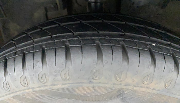 2021 Renault Kwid CLIMBER 1.0 (O), Petrol, Manual, 31,971 km, Left Front Tyre Tread