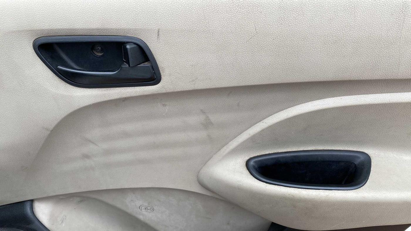 2020 Hyundai NEW SANTRO ERA EXECUTIVE, Petrol, Manual, 78,211 km, Driver Side Door Panels Control