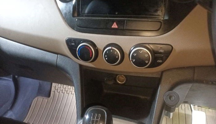 2016 Hyundai Grand i10 MAGNA 1.2 KAPPA VTVT, Petrol, Manual, 33,884 km, AC Unit - Minor issue in the heater switch