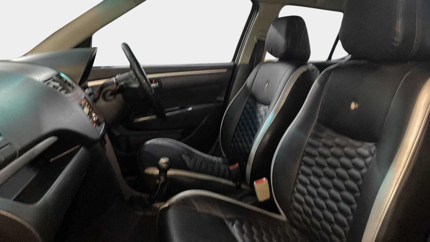 2013 Maruti Swift VDI, Diesel, Manual, 85,773 km, Right Side Front Door Cabin