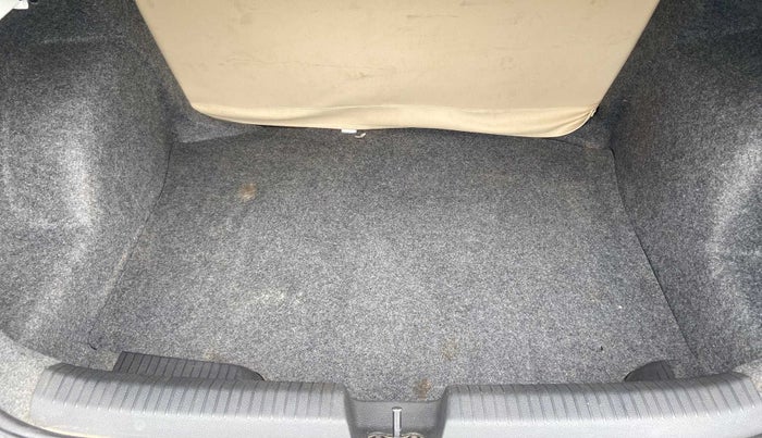 2019 Volkswagen Ameo TRENDLINE 1.0L, Petrol, Manual, 16,109 km, Boot Inside