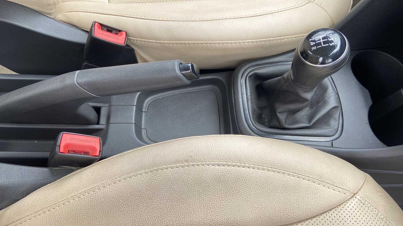 2019 Volkswagen Ameo TRENDLINE 1.0L, Petrol, Manual, 16,109 km, Gear Lever