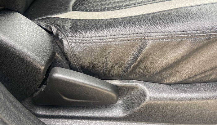 2019 Renault Kwid RXT 1.0 AMT (O), Petrol, Automatic, 5,083 km, Driver Side Adjustment Panel