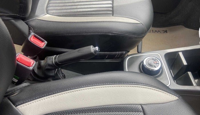 2019 Renault Kwid RXT 1.0 AMT (O), Petrol, Automatic, 5,083 km, Gear Lever
