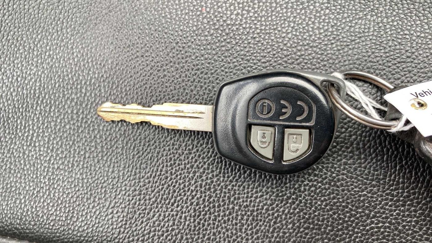 2017 Maruti Baleno DELTA DIESEL 1.3, Diesel, Manual, 62,175 km, Key Close Up