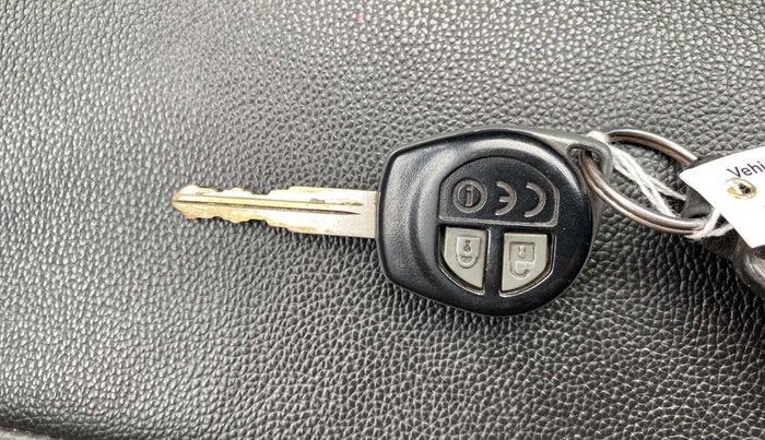 2017 Maruti Baleno DELTA DIESEL 1.3, Diesel, Manual, 62,175 km, Key Close Up