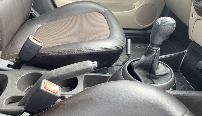 2013 Hyundai i20 MAGNA 1.4 CRDI, Diesel, Manual, 59,477 km, Gear Lever