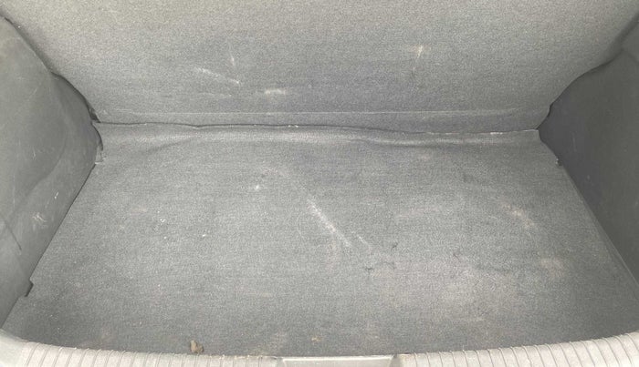 2013 Hyundai i20 MAGNA 1.4 CRDI, Diesel, Manual, 59,477 km, Boot Inside