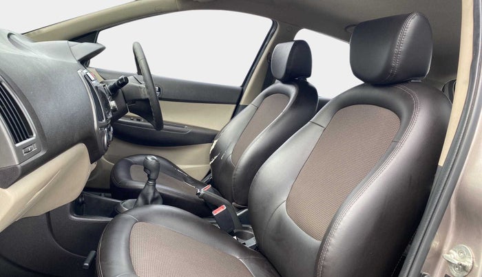 2013 Hyundai i20 MAGNA 1.4 CRDI, Diesel, Manual, 59,477 km, Right Side Front Door Cabin