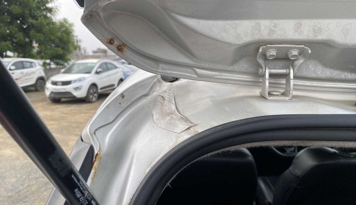 2019 Maruti Swift VXI, Petrol, Manual, 48,034 km, Dicky (Boot door) - Slightly rusted