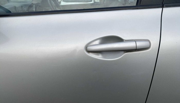 2019 Maruti Swift VXI, Petrol, Manual, 48,034 km, Front passenger door - Slightly dented